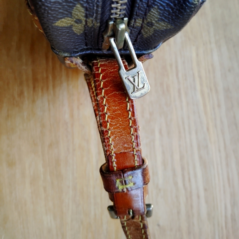 Louis Vuitton Juene Fille Crossbody Bag - Picture 6 of 11